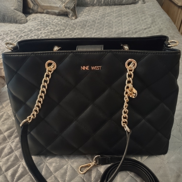 NWOT. Nine West Black Quilted Tote. 👛👛💞 - Picture 6 of 9